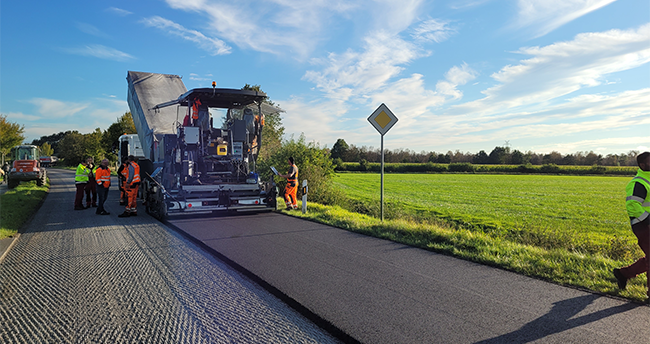 Stepless spraying up to 7m with Dynapacs SD2500CS PROTAC Spray Paver